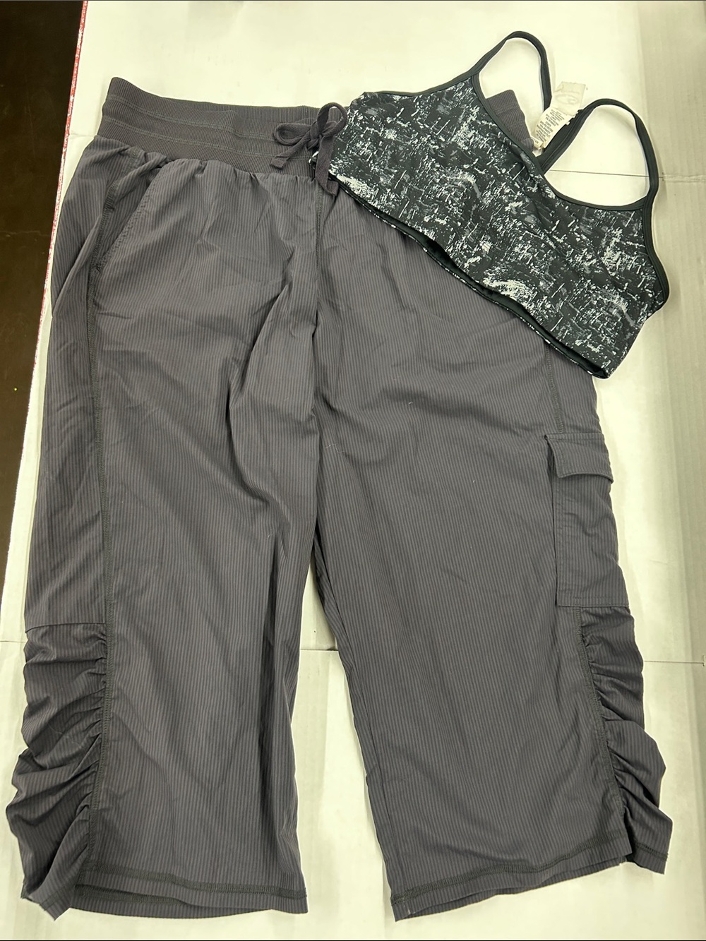 Champion SET ! Gray Capri Cargo Pants with Drawstring Waist and Sorts Bra XL